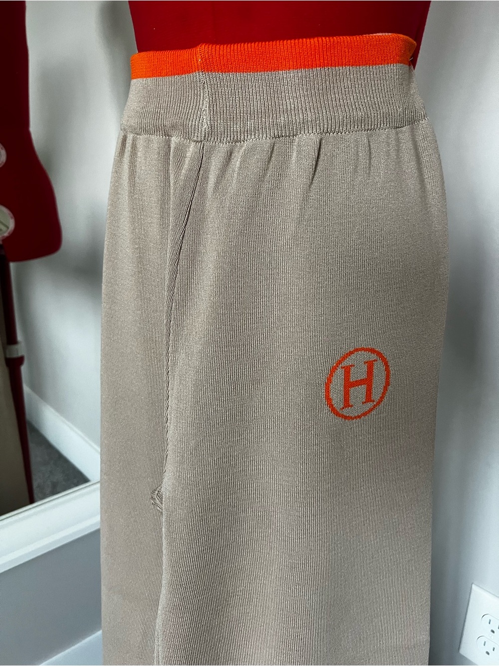 Hermes Beige Knit Short-Sleeve Top & Wide-Leg Pants with Orange Accents size S-M - Picture 7 of 13